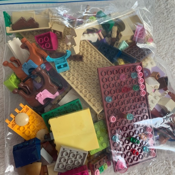 LEGO 1 lb. Bag Miscellaneous Pieces Lego Friends - Picture 4 of 11